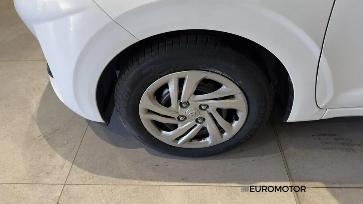 Hyundai i10 usata a Bari (11)