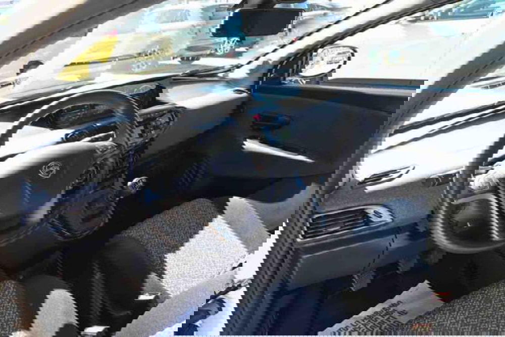 Lancia Ypsilon usata a Torino (10)