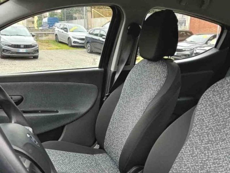 Lancia Ypsilon usata a Torino (12)