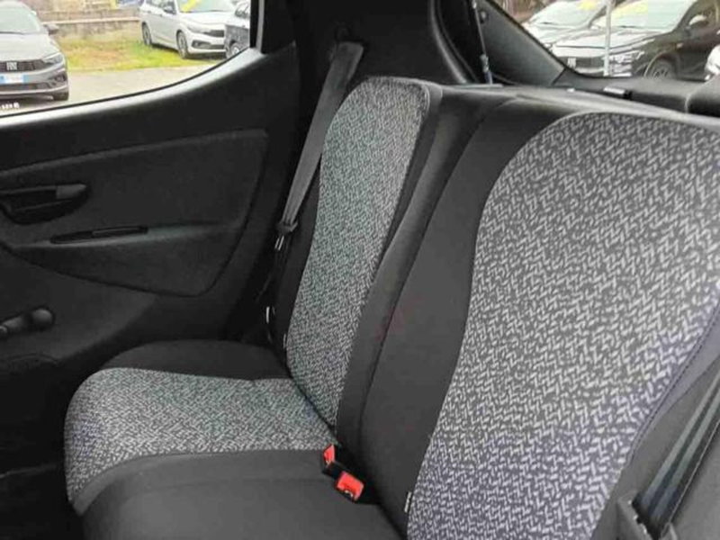 Lancia Ypsilon usata a Torino (13)