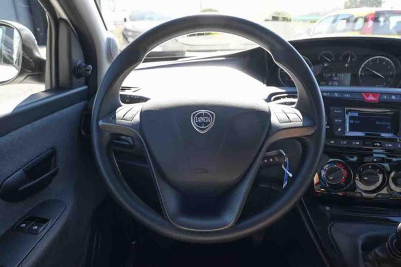 Lancia Ypsilon usata a Torino (14)