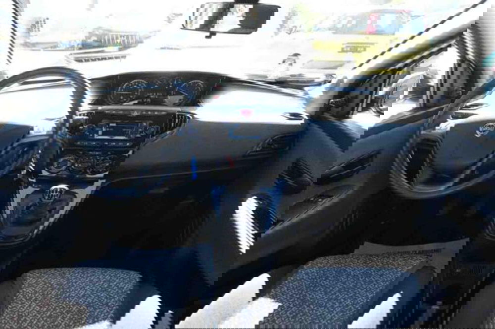 Lancia Ypsilon usata a Torino (9)