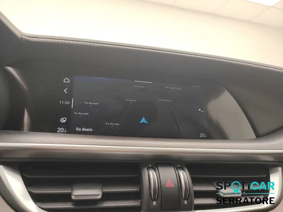 Alfa Romeo Stelvio usata a Como (11)