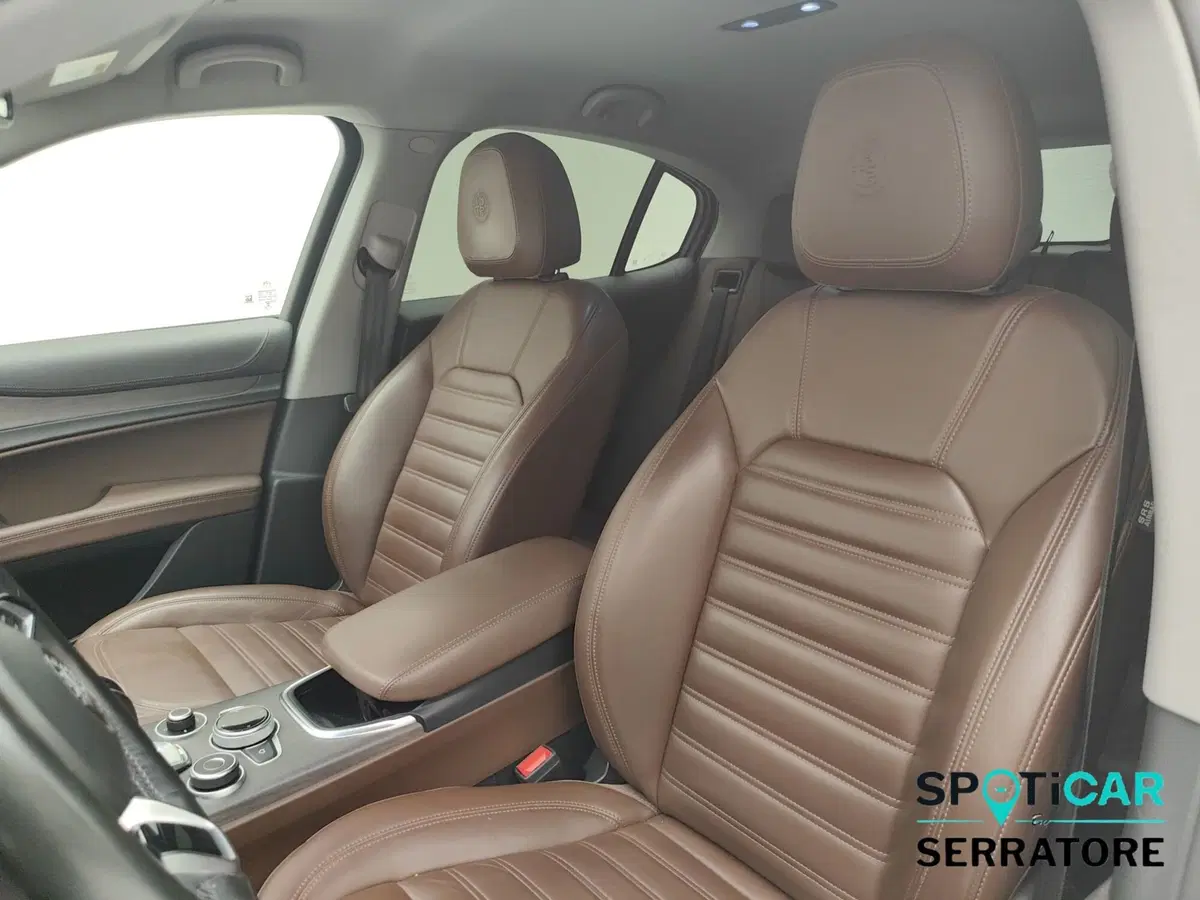 Alfa Romeo Stelvio usata a Como (12)