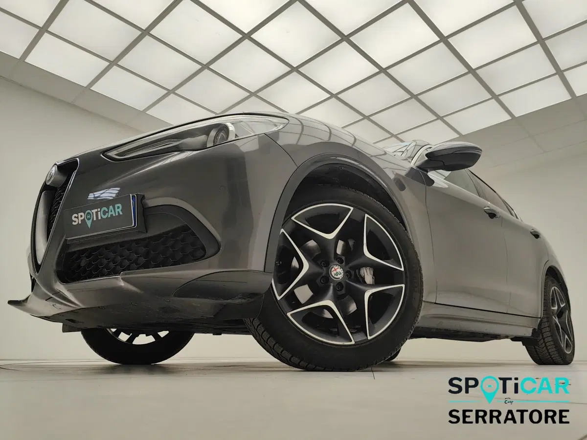 Alfa Romeo Stelvio usata a Como (14)