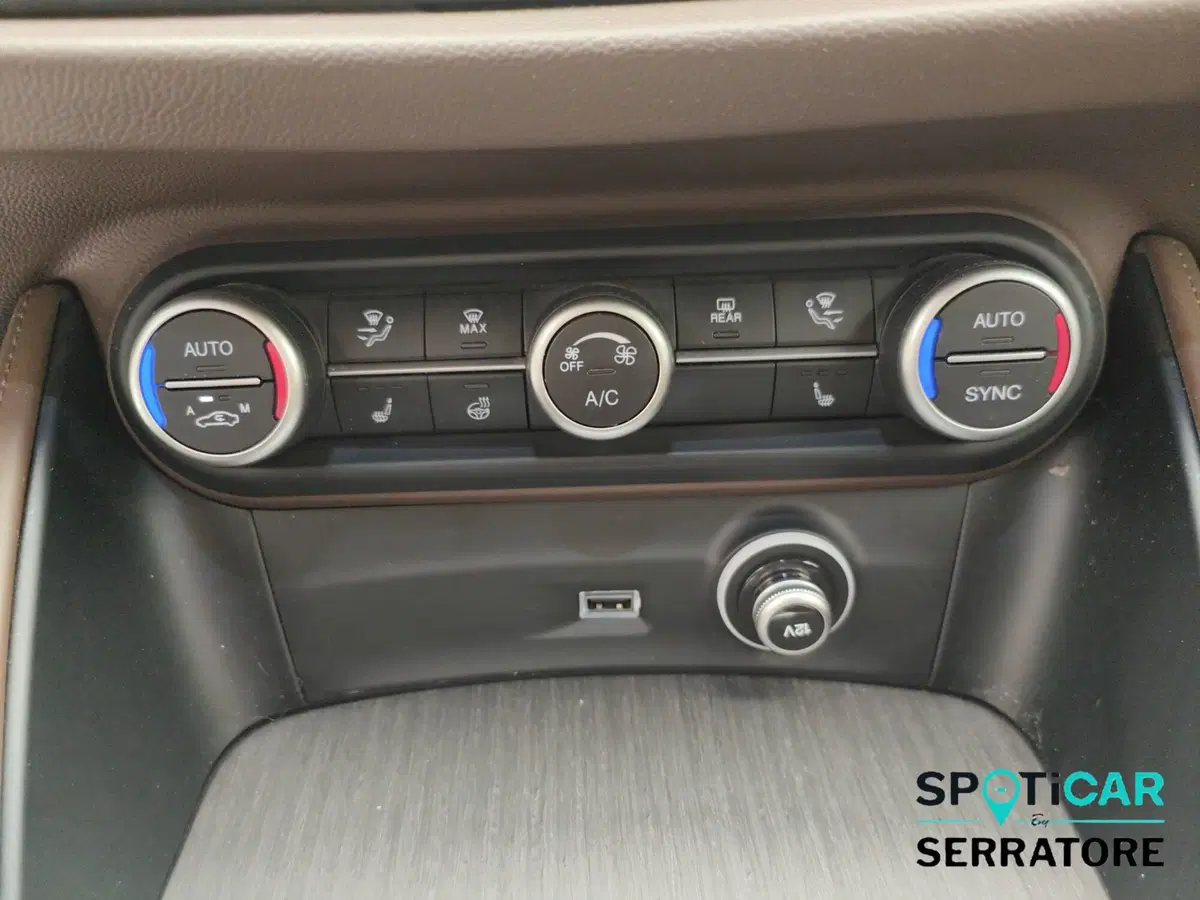 Alfa Romeo Stelvio usata a Como (17)