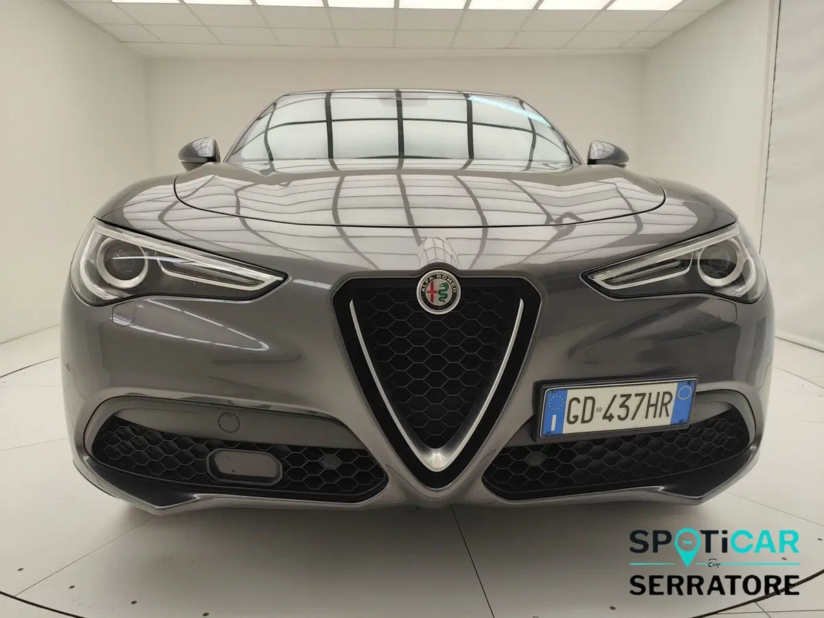 Alfa Romeo Stelvio usata a Como (2)