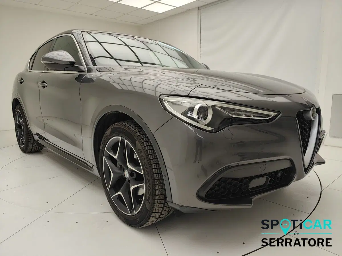 Alfa Romeo Stelvio usata a Como (3)