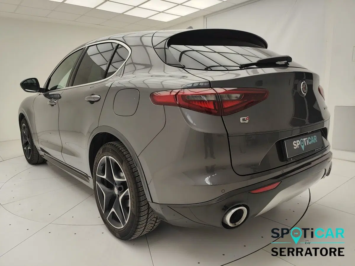 Alfa Romeo Stelvio usata a Como (4)