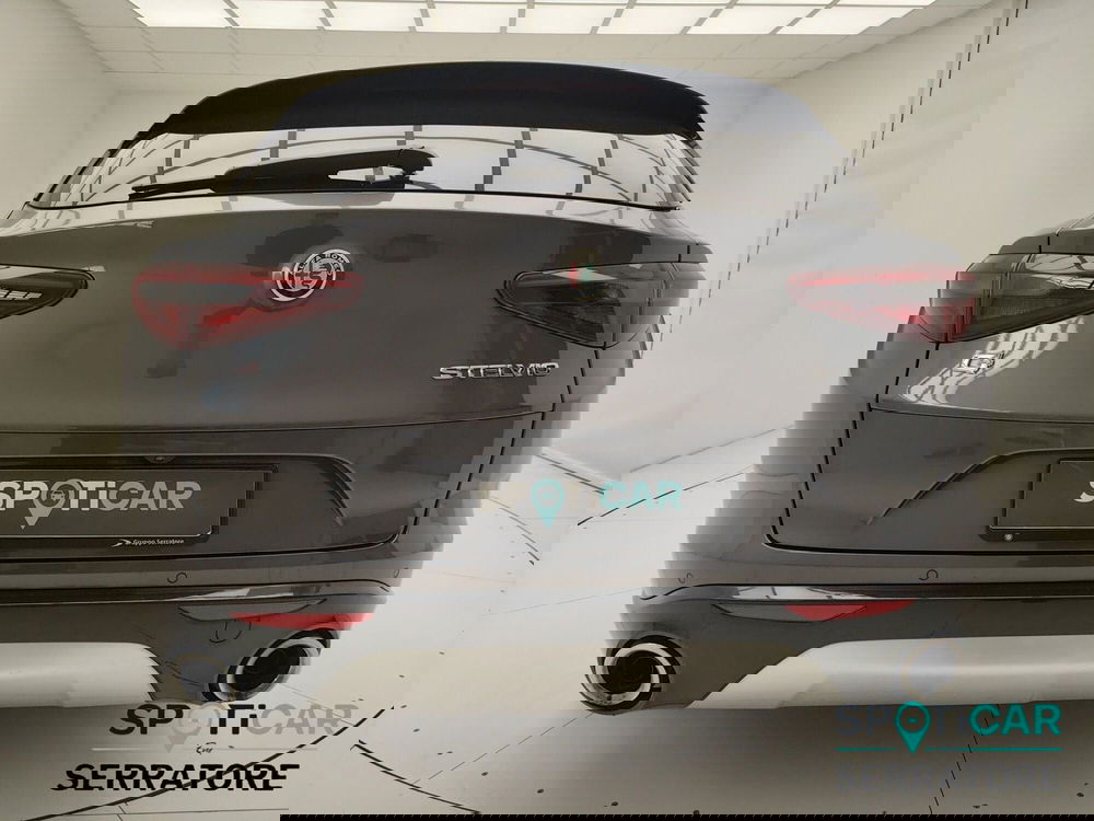 Alfa Romeo Stelvio usata a Como (5)