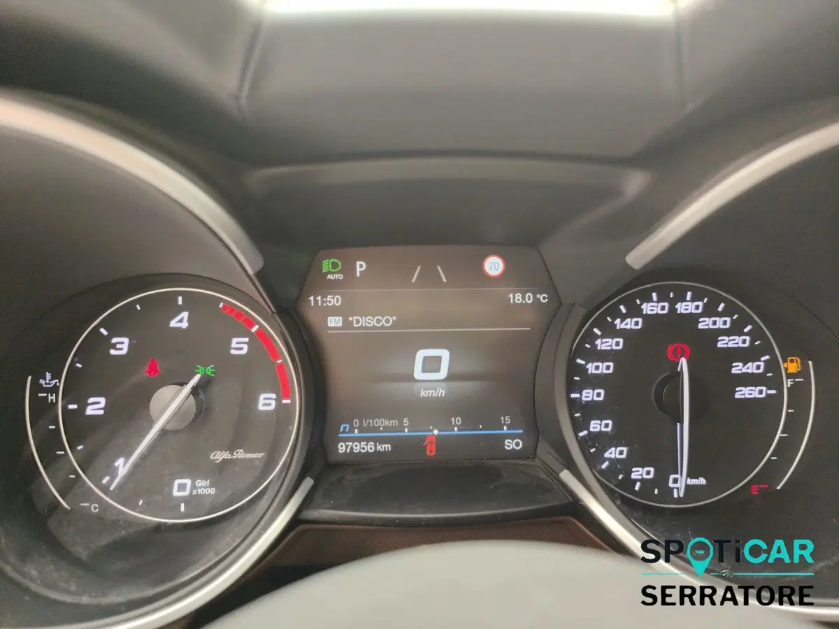Alfa Romeo Stelvio usata a Como (8)