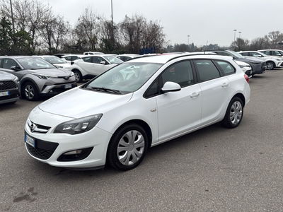 Opel Astra Station Wagon 1.4 Turbo 140CV Sports Elective del 2016 usata a Piacenza