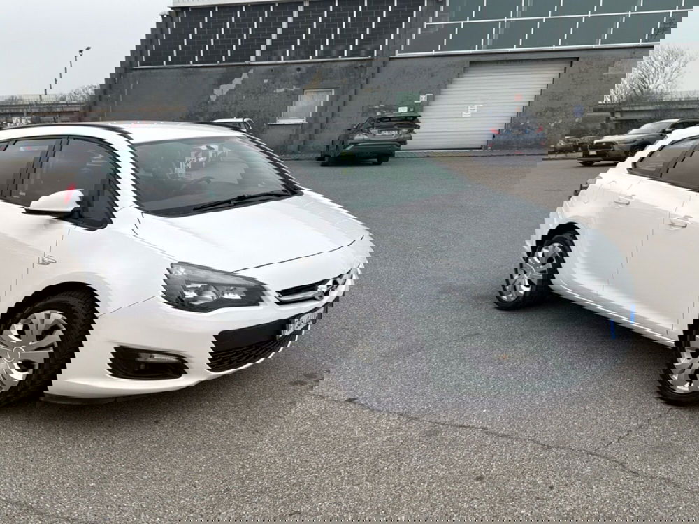 Opel Astra Station Wagon usata a Piacenza (4)