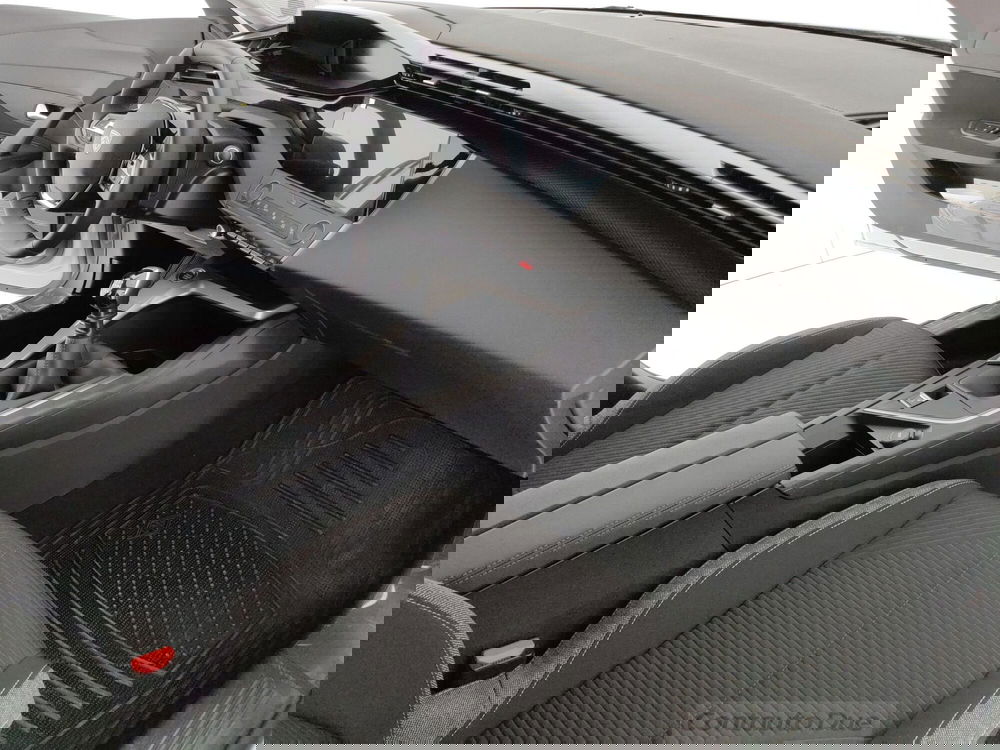 Peugeot 308 nuova a Caserta (12)