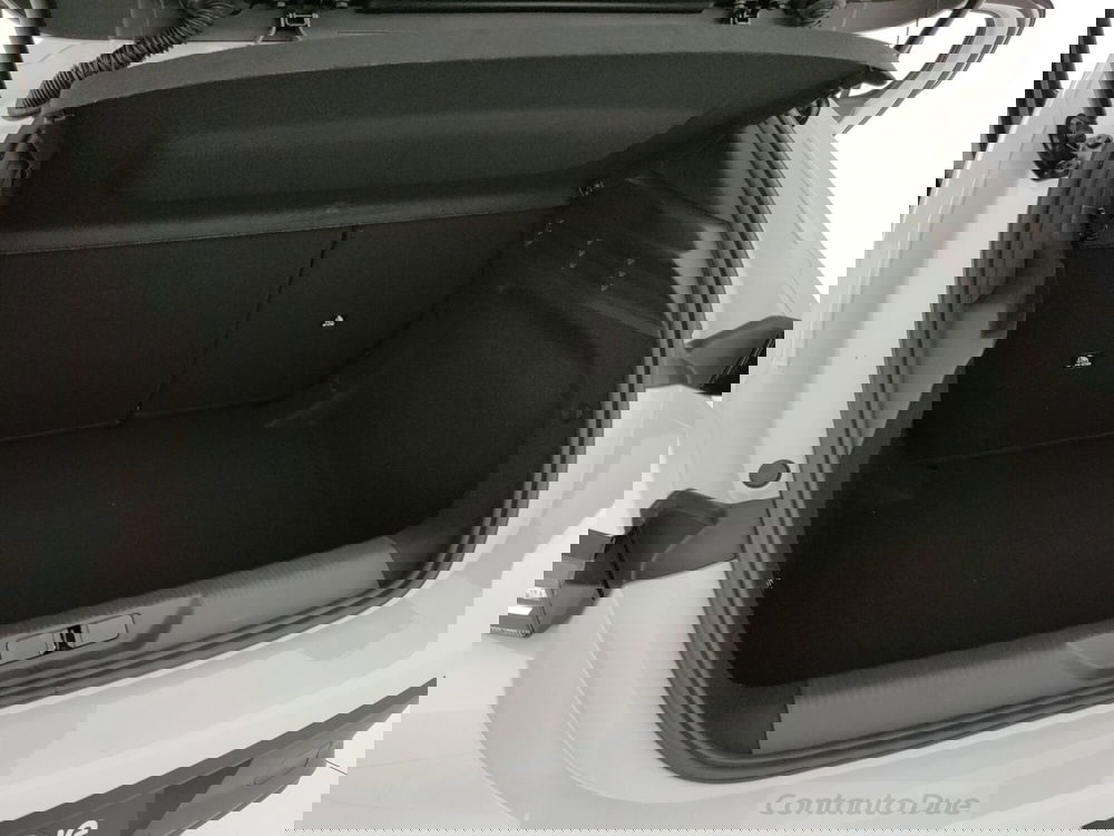 Peugeot 308 nuova a Caserta (8)