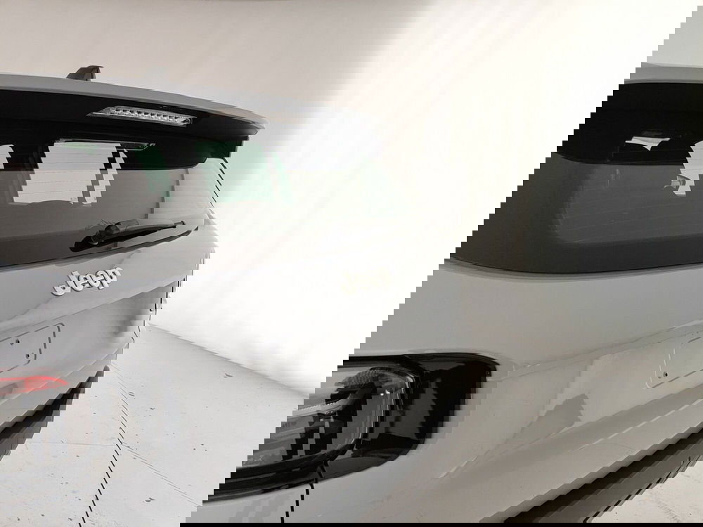 Jeep Avenger nuova a Caserta (10)