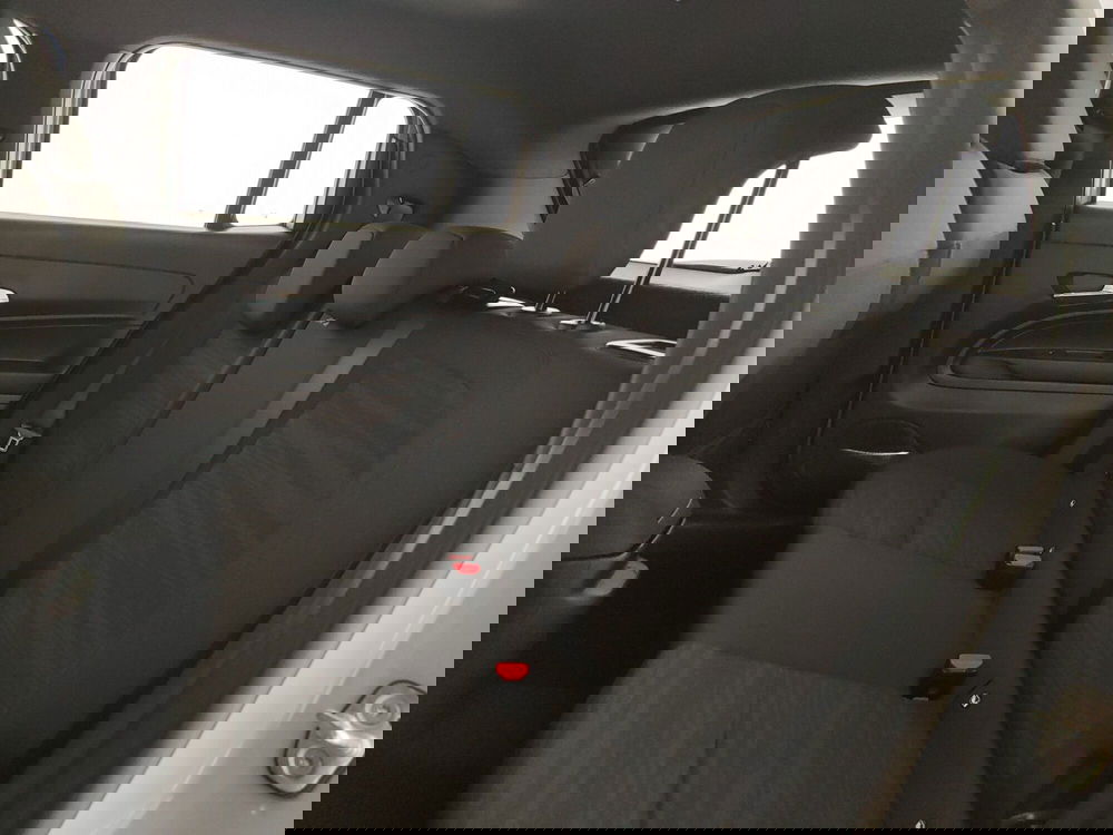 Jeep Avenger nuova a Caserta (19)