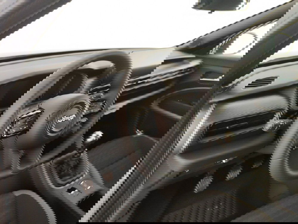 Jeep Avenger nuova a Caserta (20)