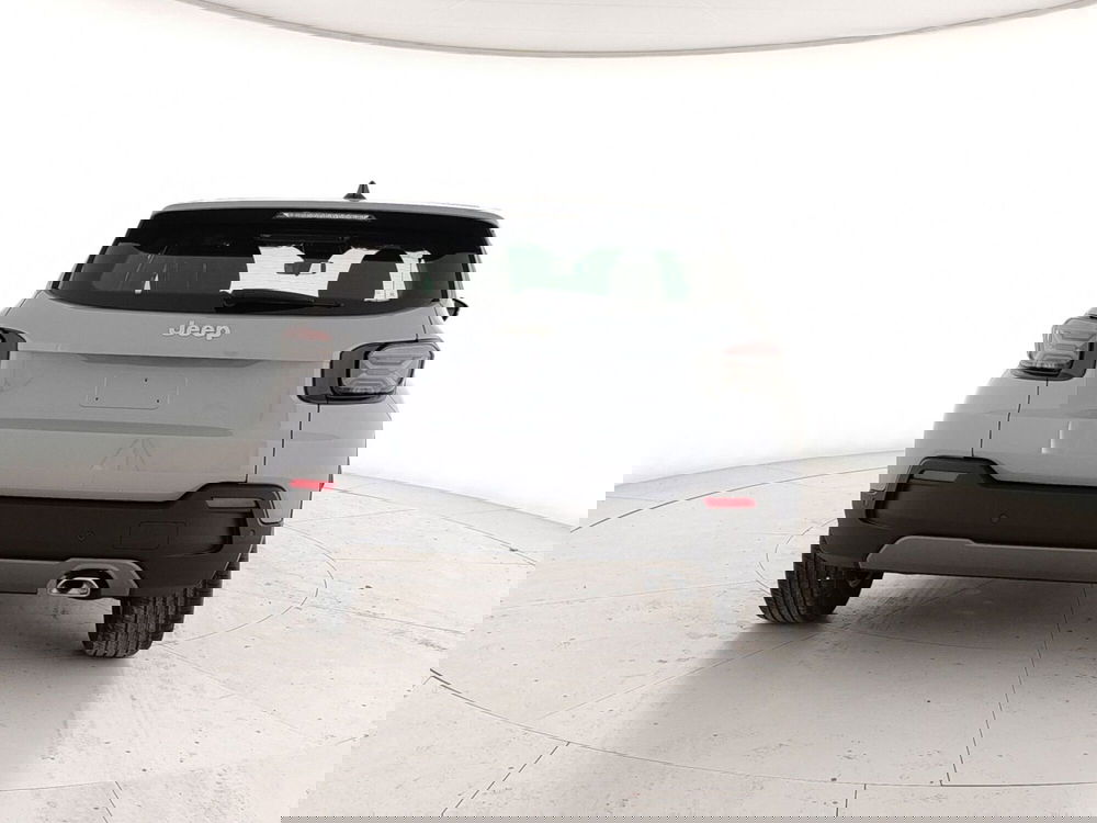 Jeep Avenger nuova a Caserta (5)