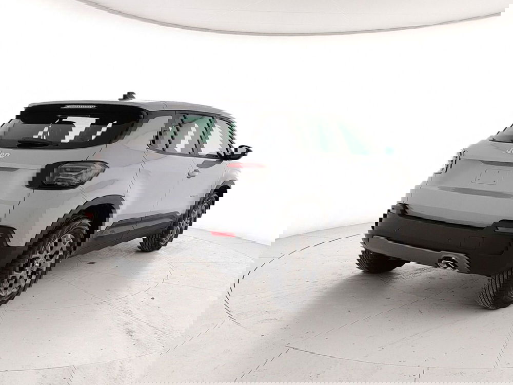 Jeep Avenger nuova a Caserta (6)