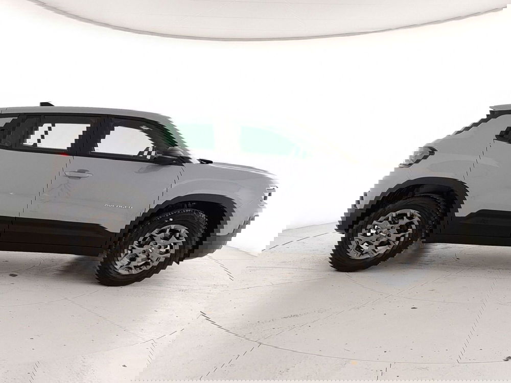 Jeep Avenger nuova a Caserta (7)