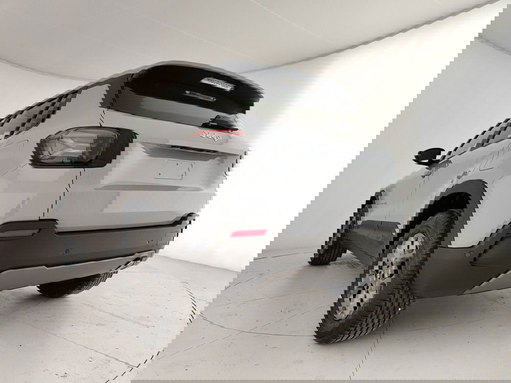 Jeep Avenger nuova a Caserta (9)