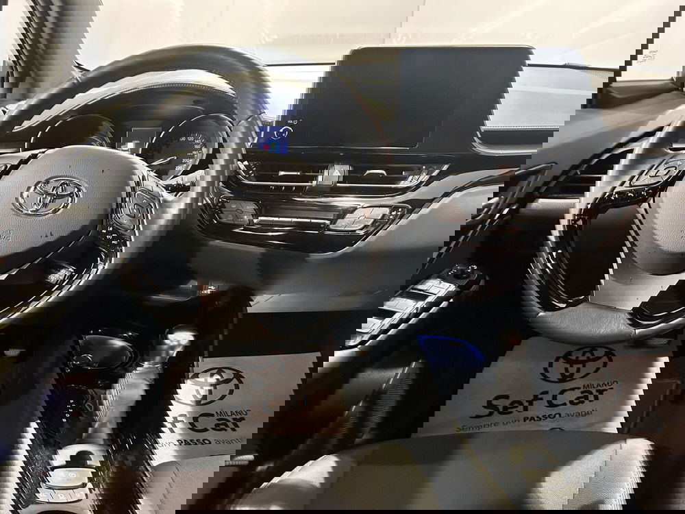 Toyota Toyota C-HR usata a Milano (9)