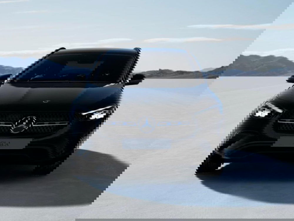 Mercedes-Benz GLA SUV nuova a Bergamo (2)