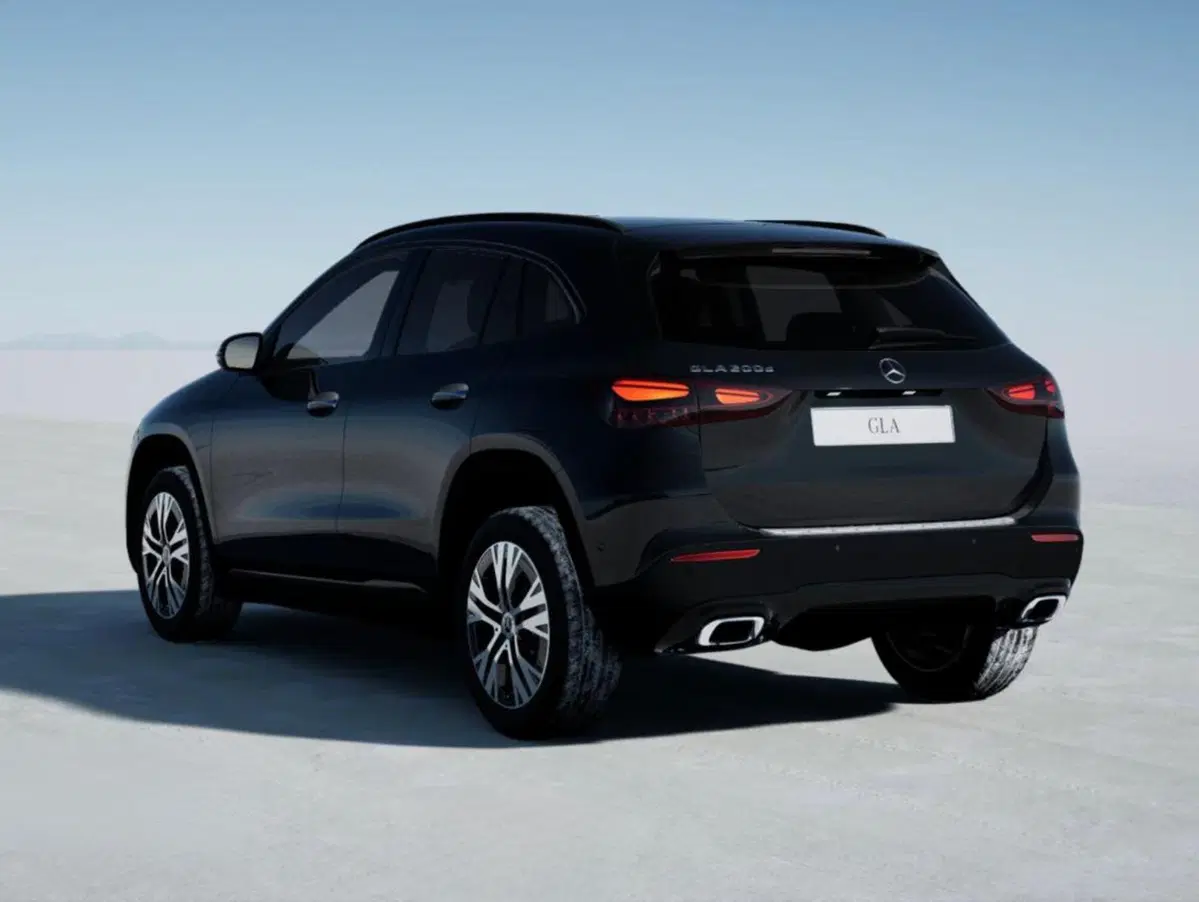 Mercedes-Benz GLA SUV nuova a Bergamo (4)