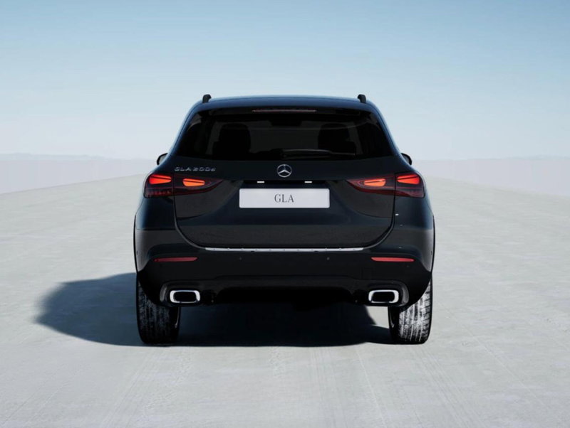 Mercedes-Benz GLA SUV nuova a Bergamo (5)
