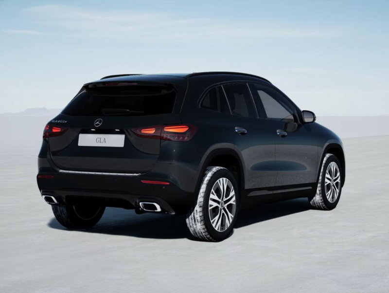 Mercedes-Benz GLA SUV nuova a Bergamo (6)