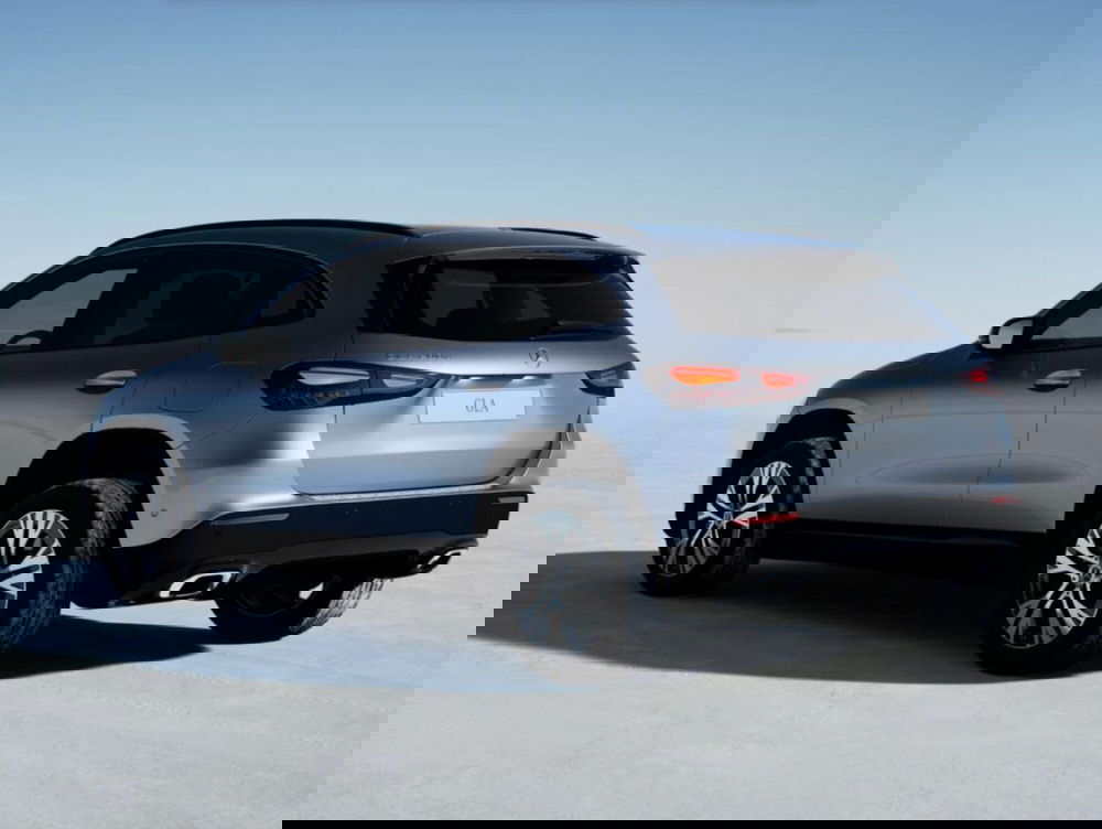 Mercedes-Benz GLA SUV nuova a Bergamo (4)