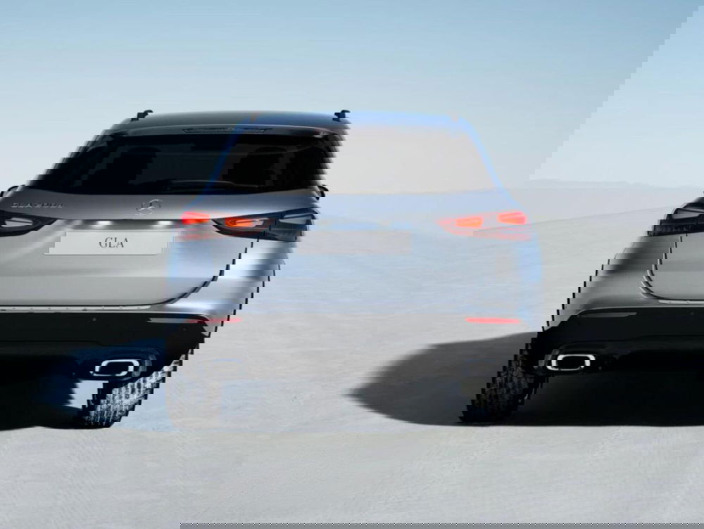 Mercedes-Benz GLA SUV nuova a Bergamo (5)