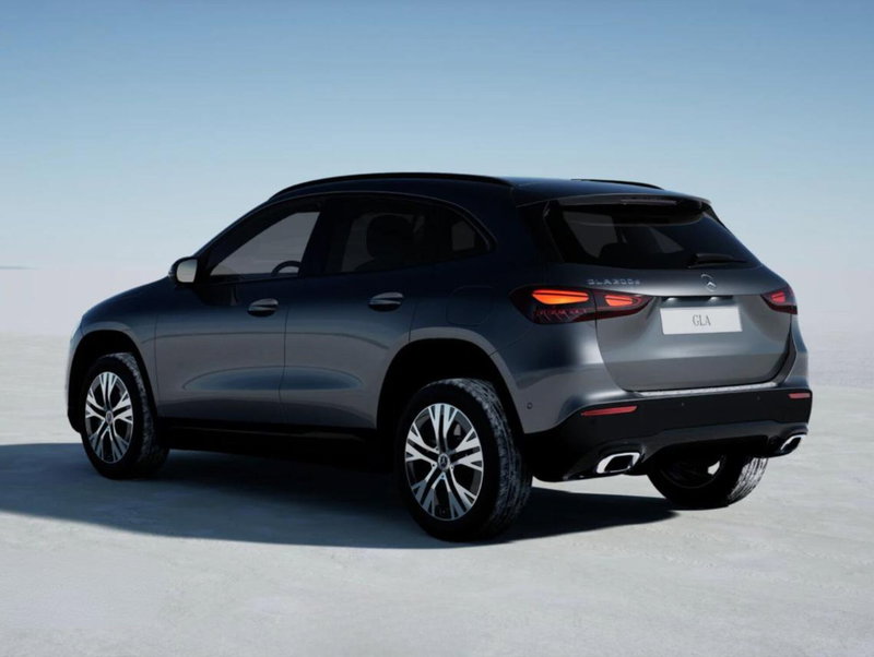 Mercedes-Benz GLA SUV nuova a Bergamo (4)