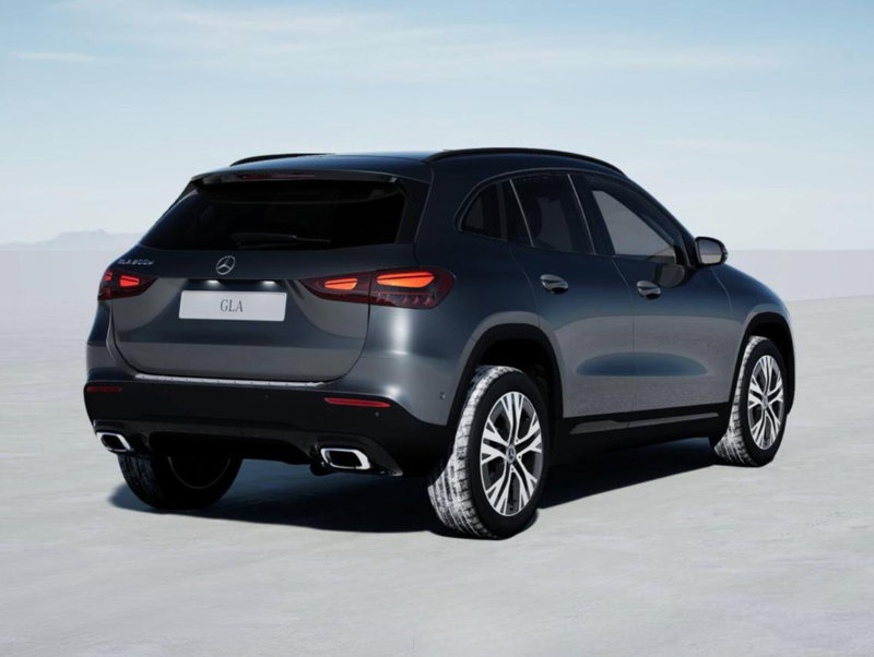 Mercedes-Benz GLA SUV nuova a Bergamo (6)