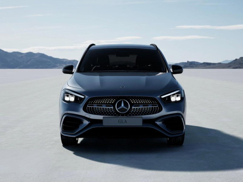 Mercedes-Benz GLA SUV nuova a Bergamo (2)