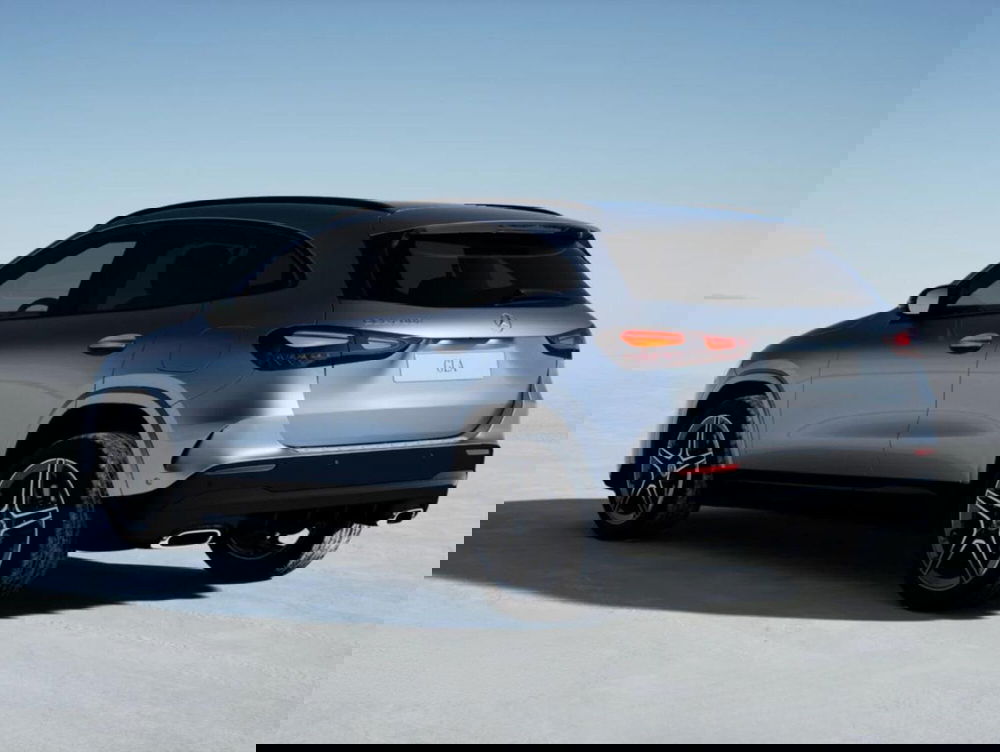 Mercedes-Benz GLA SUV nuova a Bergamo (4)