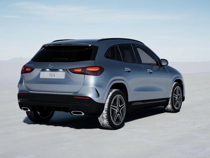 Mercedes-Benz GLA SUV nuova a Bergamo (6)