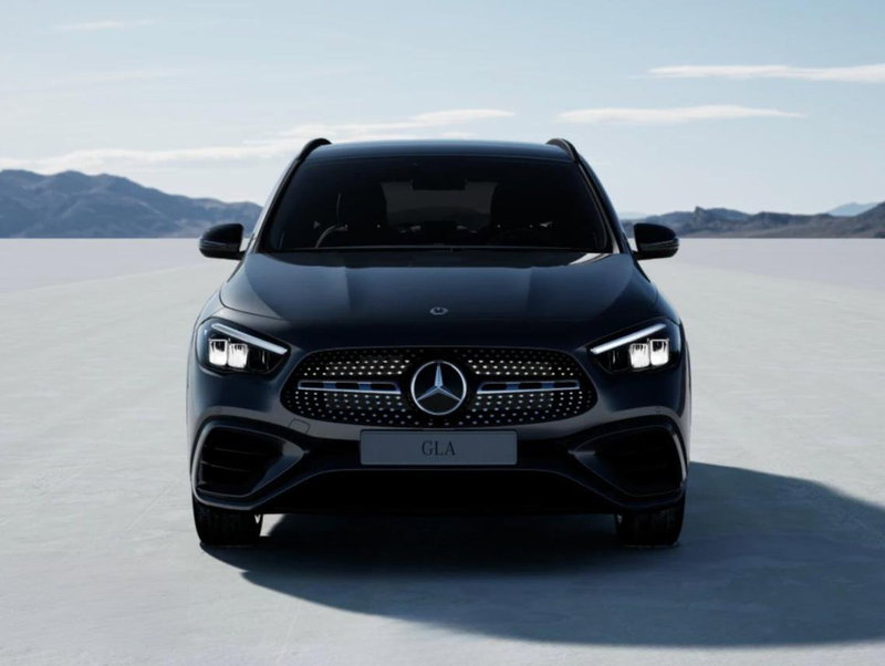 Mercedes-Benz GLA SUV nuova a Bergamo (2)