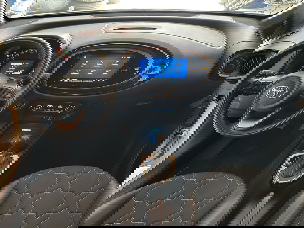 Toyota Aygo X usata a Bologna (11)