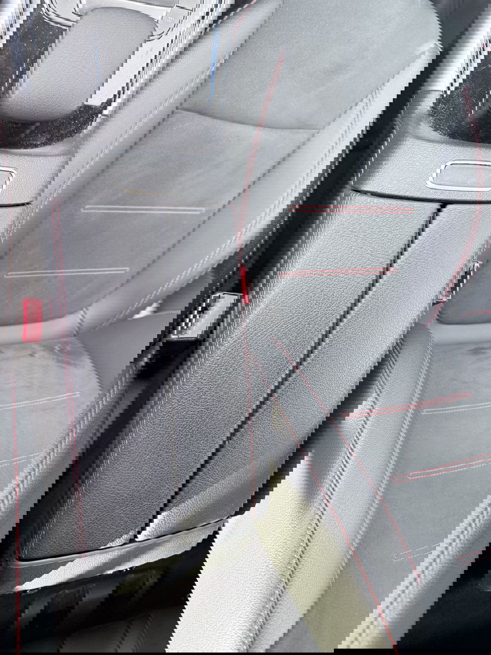 Mercedes-Benz GLB usata a Latina (13)