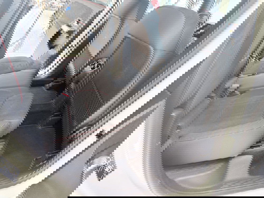 Mercedes-Benz GLB usata a Latina (19)