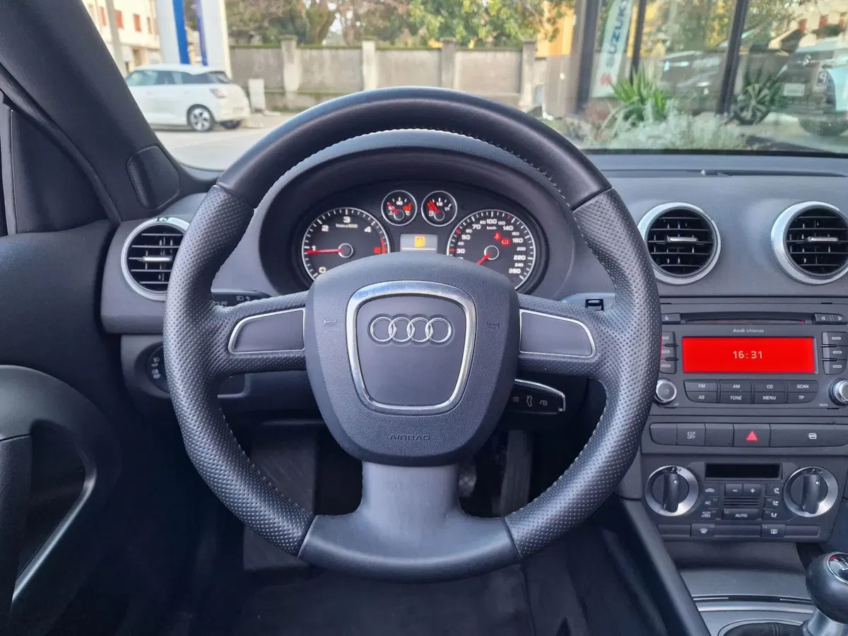 Audi A3 Cabrio usata a Milano (13)