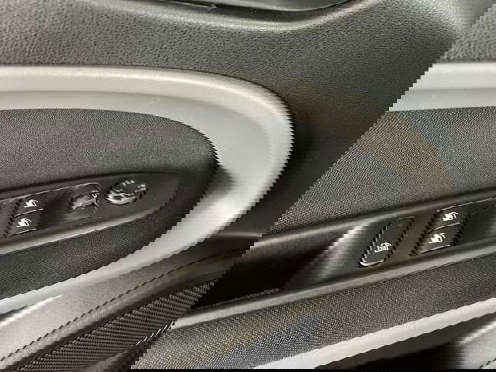 Jeep Avenger usata a Prato (19)