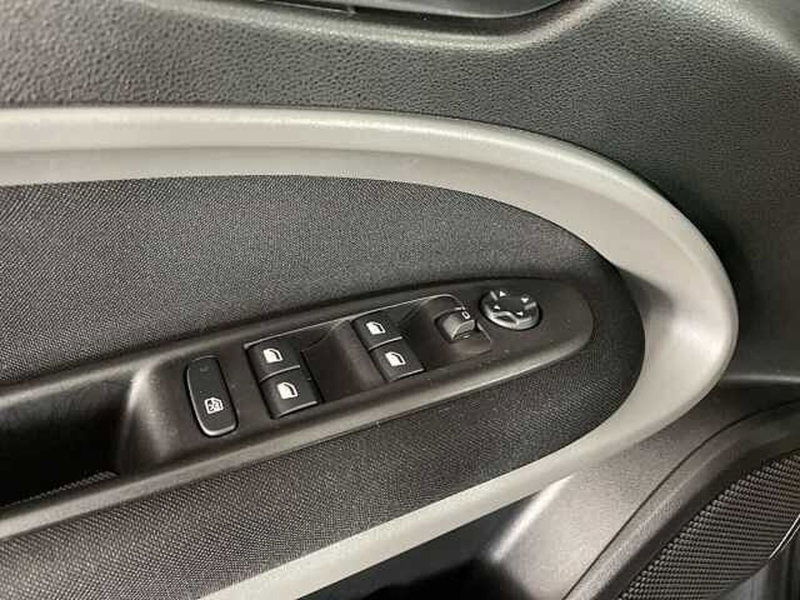 Jeep Avenger usata a Prato (19)