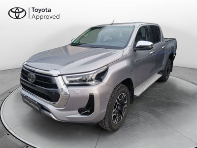 Toyota Hilux 2.8 D A/T 4WD porte Double Cab Executive del 2021 usata a Curno