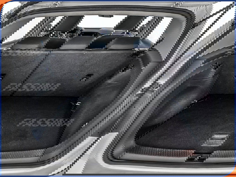 Volkswagen T-Cross usata a Milano (11)