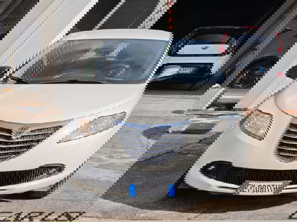 Lancia Ypsilon usata a Foggia