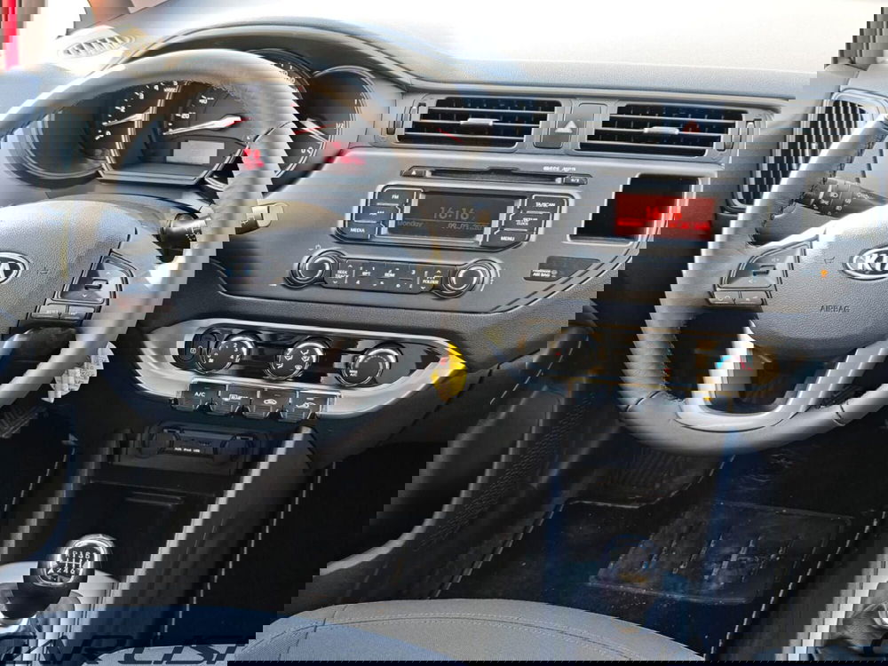 Kia Rio usata a Foggia (9)