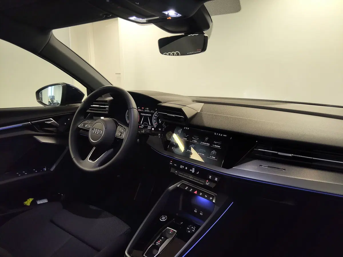 Audi A3 Sportback nuova a Modena (8)